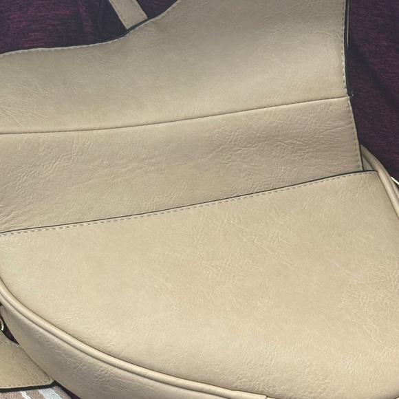 Christian Dior - Picture 1 of 4